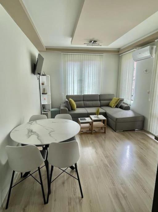 Breeze Apartment Burgas Stad Buitenkant foto