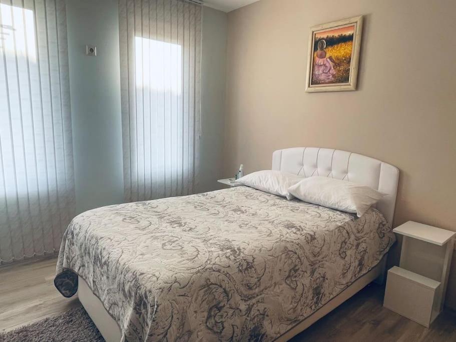 Breeze Apartment Burgas Stad Buitenkant foto